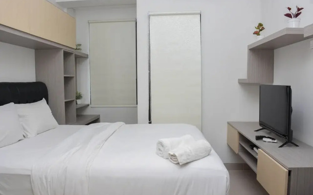Cozy and Comfort Living Studio at Transpark Cibubur Apartment