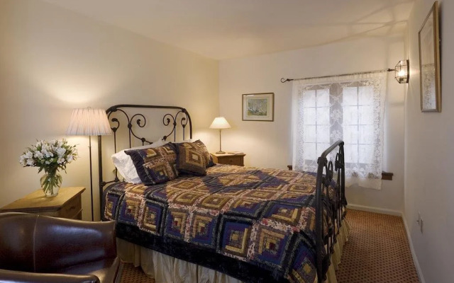 Hacienda Nicholas Bed & Breakfast