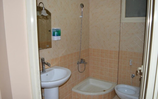 Crystal Al-Sharq Aparthotel