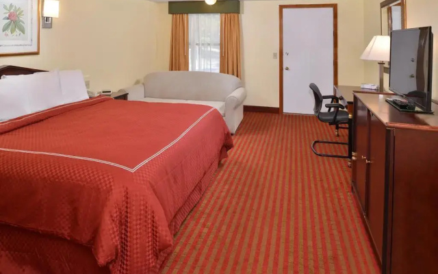Captains Quarters Motel & Conference Center