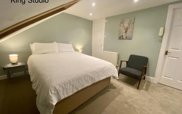 Studio Apartments on the Square