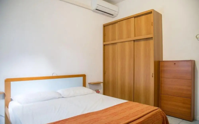 Comfy Accommodation With Balcony