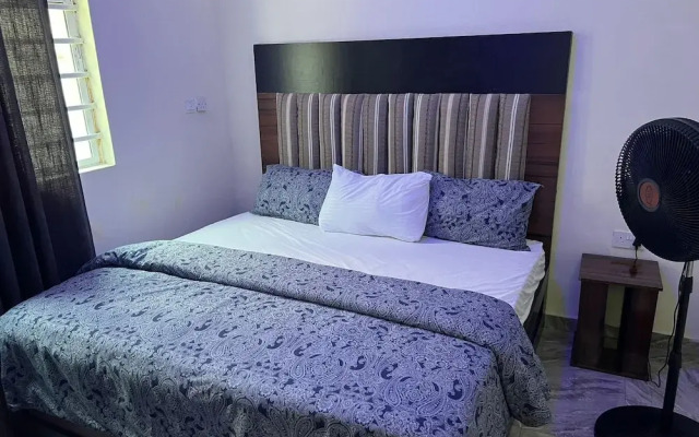 Apartment - Sleeps 4 - Parking - Wi-fi