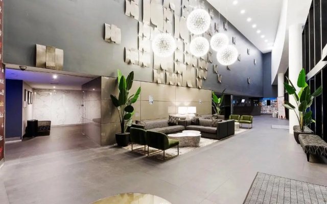 Circle On Cavill Surfers Paradise Apartments-Holiday Paradise