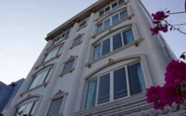 Leela Boutique Hotel вид на фасад