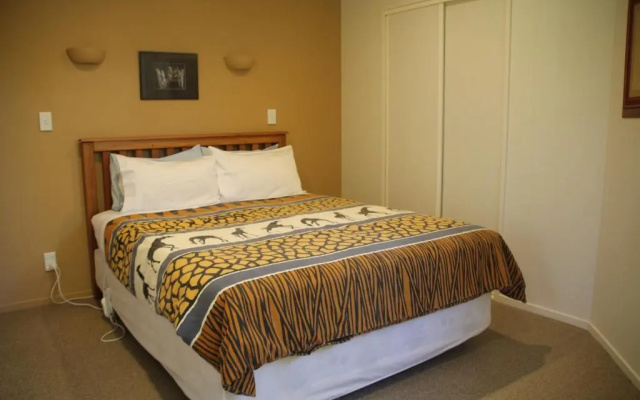 Silverstream Alpaca Farmstay and Tour