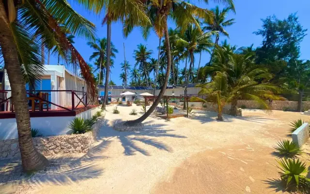 Zanzibar Beach House- West