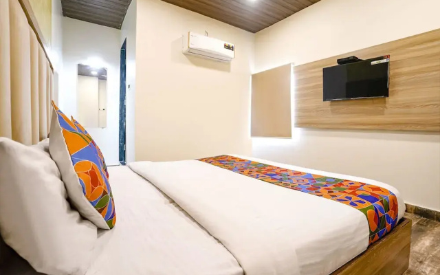 Fabhotel Priceless
