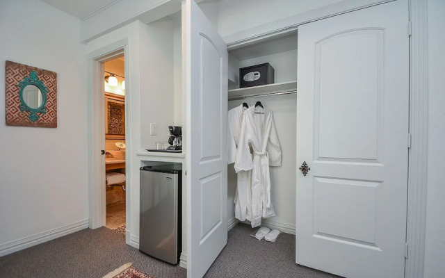 Houston Towers Inn Downtown Museum District Med. Ctr NRG - Adults Only