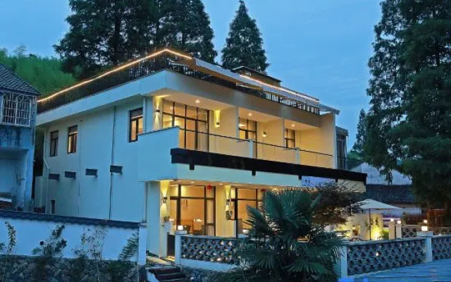 Mogan Mountain Eight Trees Inn