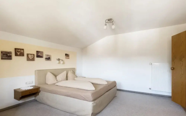 Lovely Apartment in Hainzenberg Next to Forest