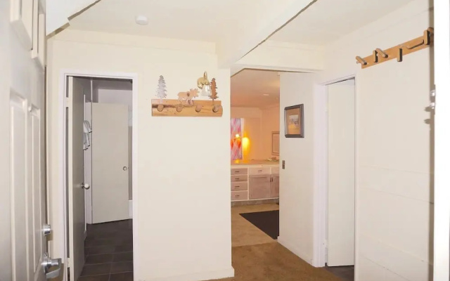 563 2 Bedroom Condo