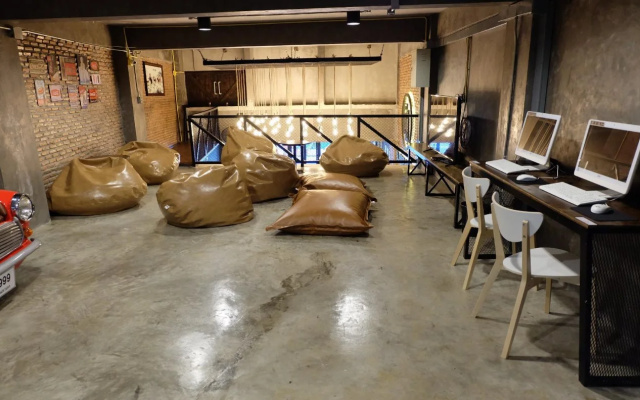Sleepover Hostel Bangkok