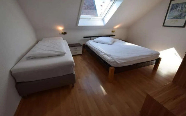 Tolstov-Aparthotels Generous 3 Room Apartment