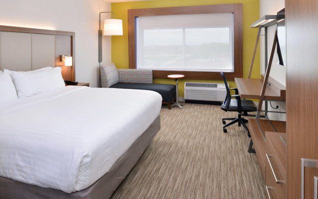 Holiday Inn Express & Suites Madison by IHG