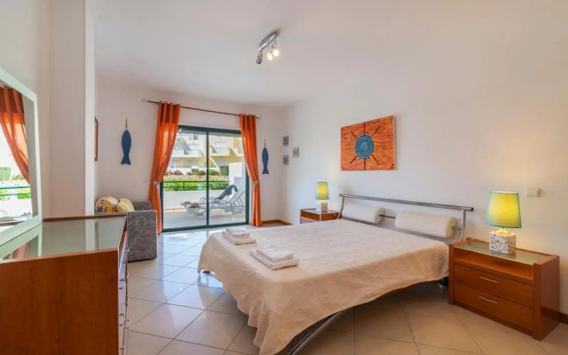 Condominio Jardins Santa Eulalia by Garvetur