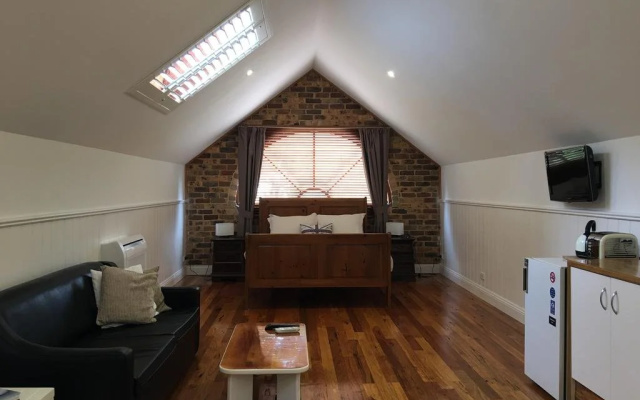 Jan Juc Bed & Breakfast - Rental Accomodation Service