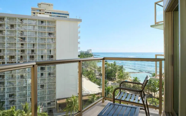 Отель Waikiki Circle