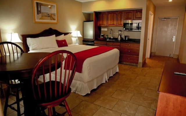 Lake Grassy Inn & Suites