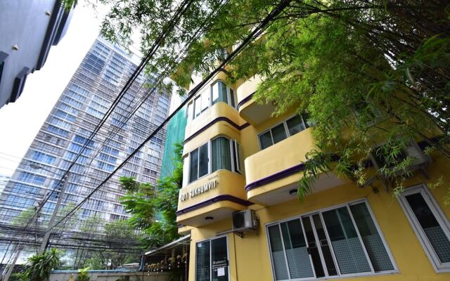 Апартаменты 101 Serviced Apartment Sukhumvit 22 Бангкок вид на фасад