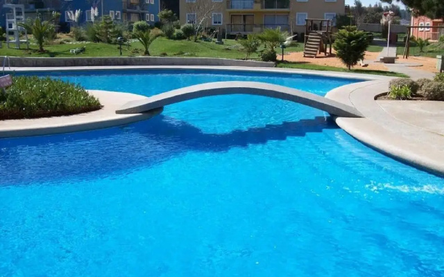 Espacioso departamento con piscina