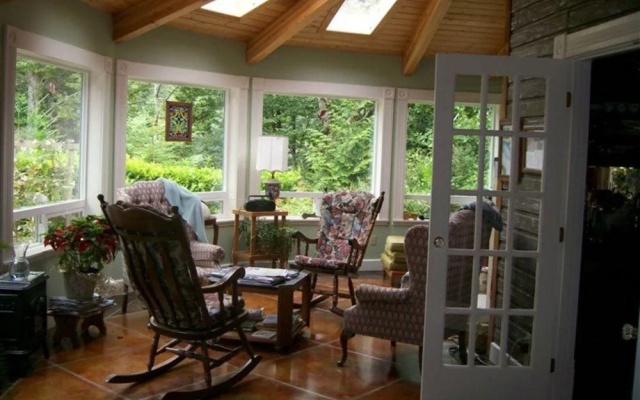 The Lake House Bed and Breakfast