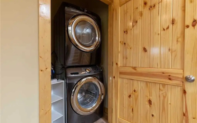 Hello Smokys - Two Bedroom Cabin
