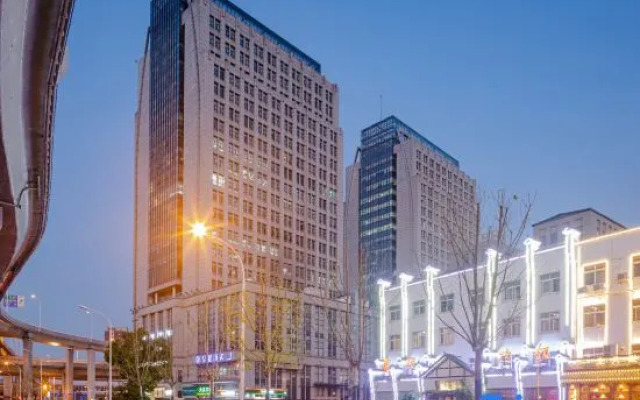 Starway Hotel (Wuhan Optics Valley baidu edifice)