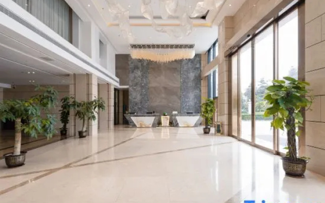 Qianyi Hotel(Yulin National Defense Building)