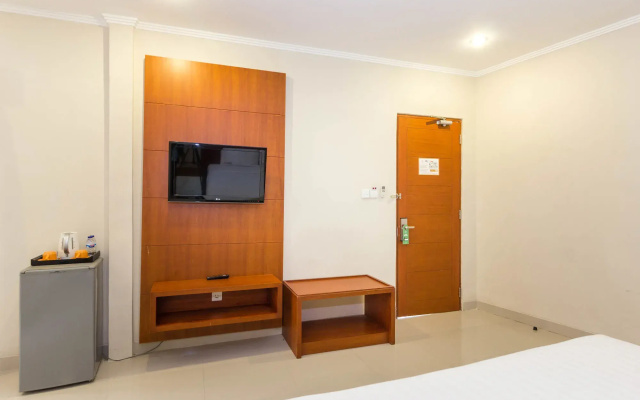 RedDoorz Plus Near Sanur Beach 2