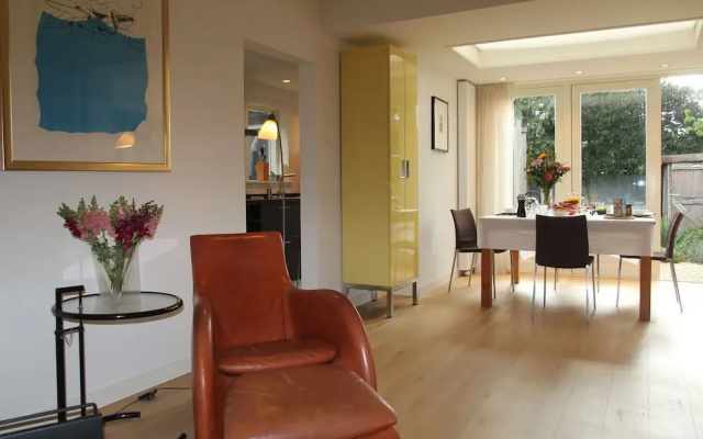 Luxury Holiday Home in Heiloo with Terrace And Garden