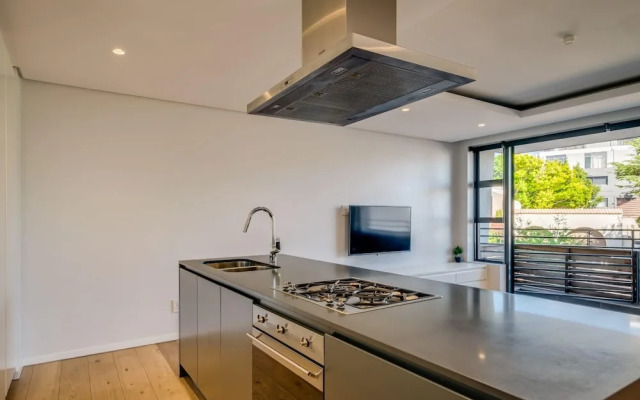 Conveniently Located Apartment in Green Point C on S