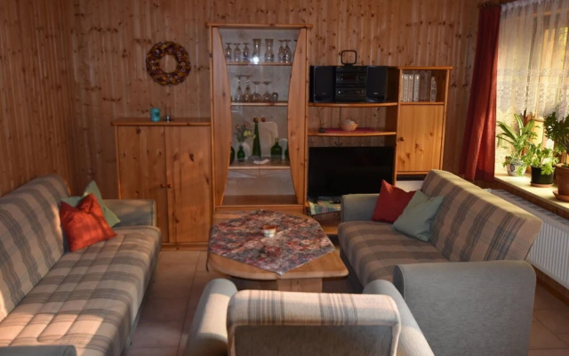 Snug Bungalow in Alt Farpen With Garden