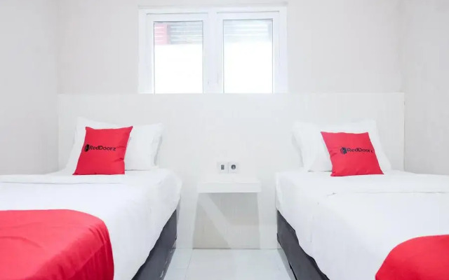 Reddoorz Plus Near Deli Park Mall Medan
