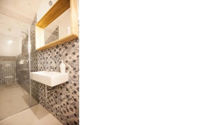 Batchae, Two Bedroom Flat near Bačvice Beach