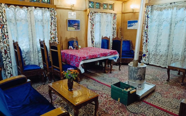 Houseboat New Jeddah
