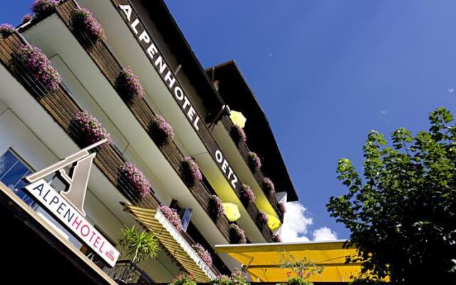 Отель Alpenhotel вид на фасад