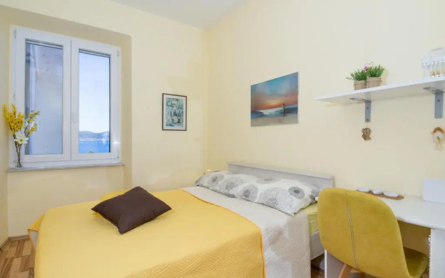 Vera Apartment with Seaview