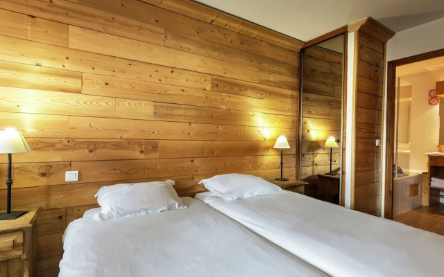 Savoyards and rustic apartment in the heart of Val d'Isère
