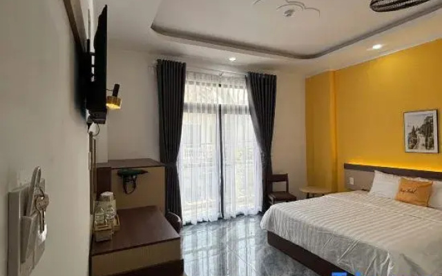 Spring II Hotel