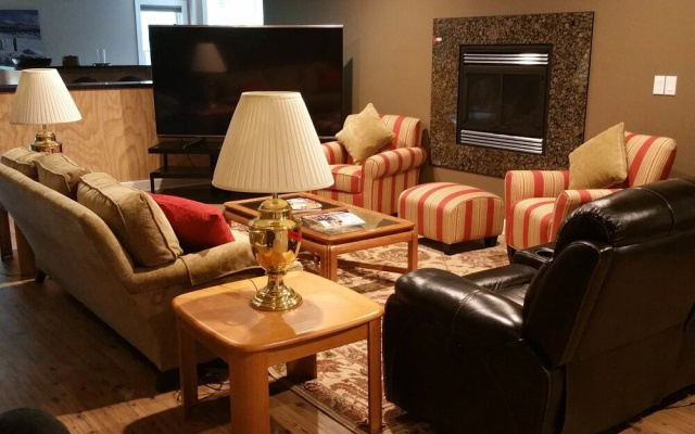 Elegant 2 king bedroom apartment