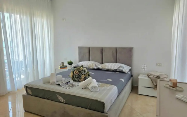 Sea View Apartment in Durres Beach 100