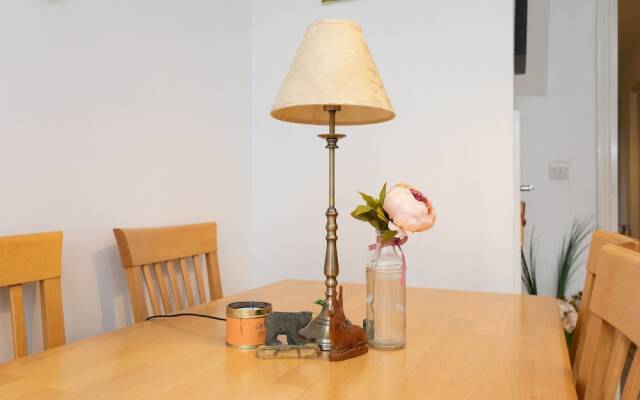 Апартаменты 2 Bedroom Apartment in Greenwich комната для гостей
