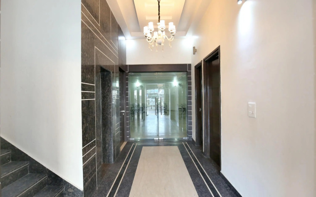 Capital O 9235 Hotel Nayyar