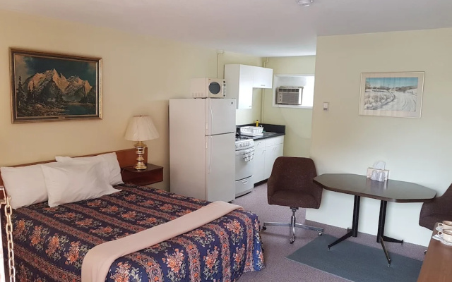 Deerview Lodge & Cabins - Princeton BC