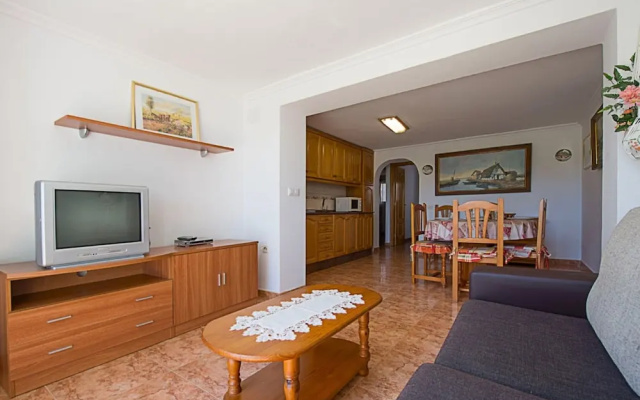 Villa - 9 Bedrooms with Pool and WiFi - 104985
