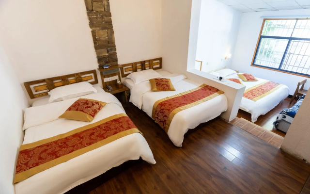 Zhangjiajie Destination Youth Hostel