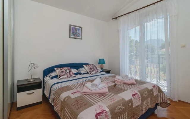 Awesome Home in Kastel Stari With Wifi and 3 Bedrooms