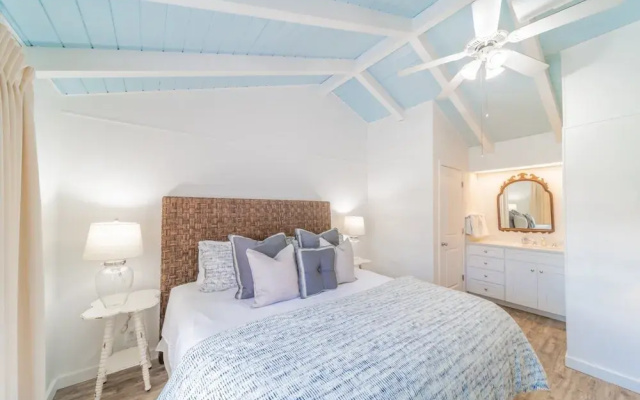 Cole Bin 3 Bedroom Home by RedAwning