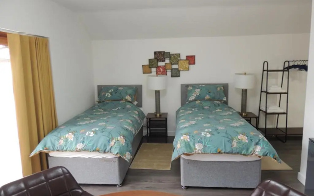 Braeview Studio (Adults Only)
